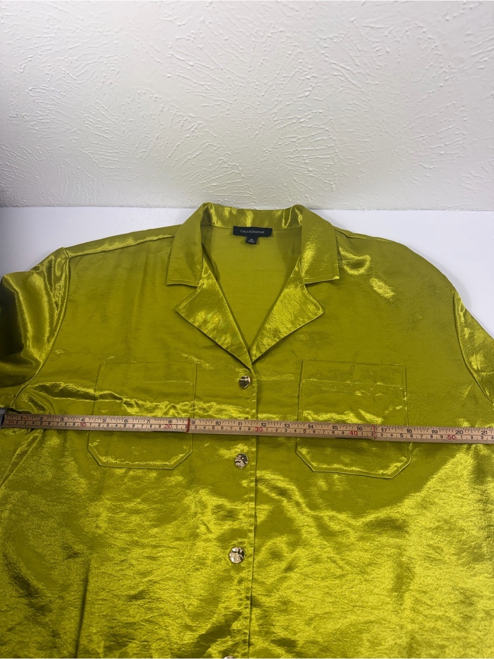 Calligraphie Chartreuse Satin Button Front Blouse Women’s Size M - Picture 4 of 8